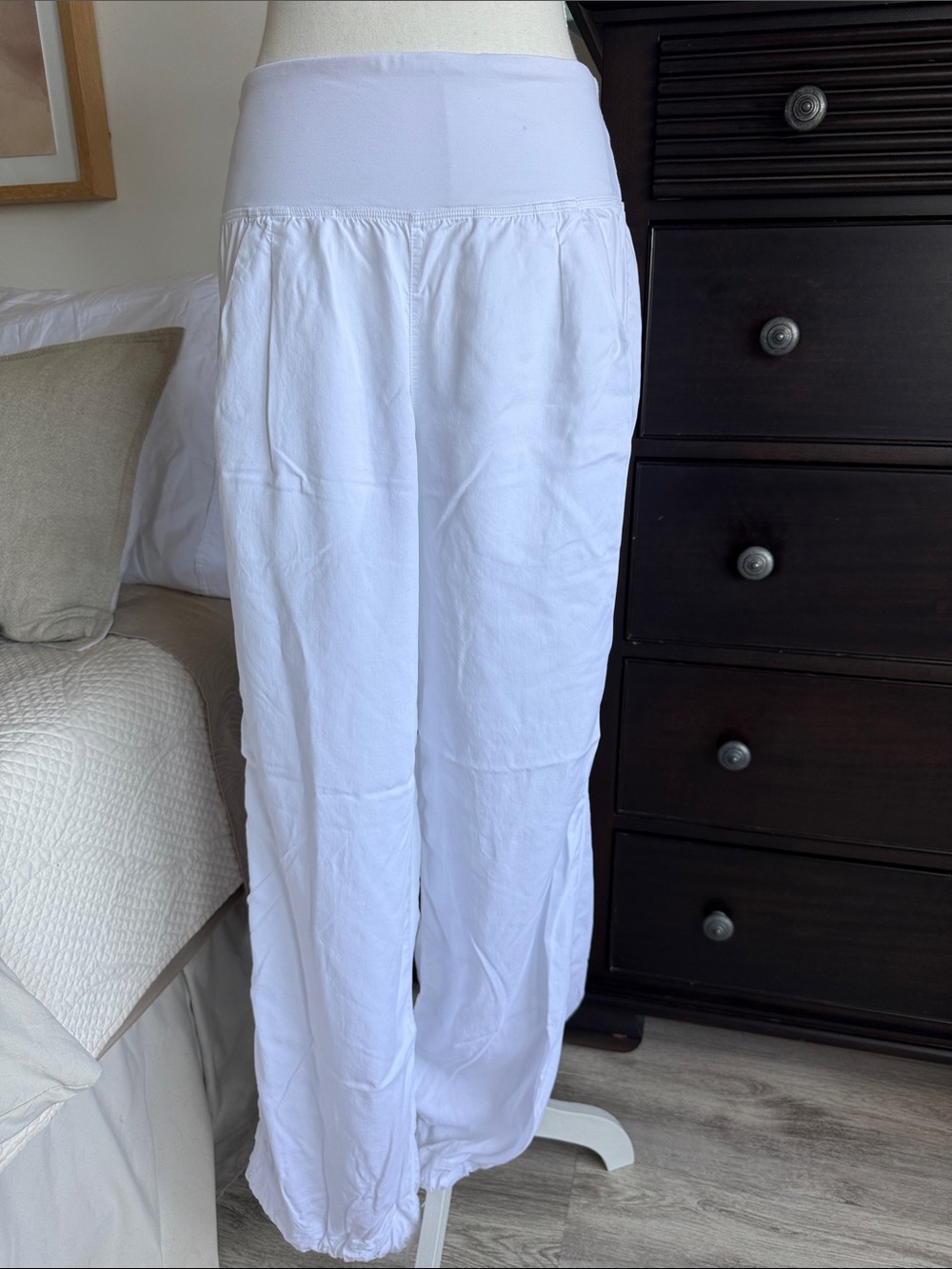 Lululemon White Elastic Waist Lounge Pants